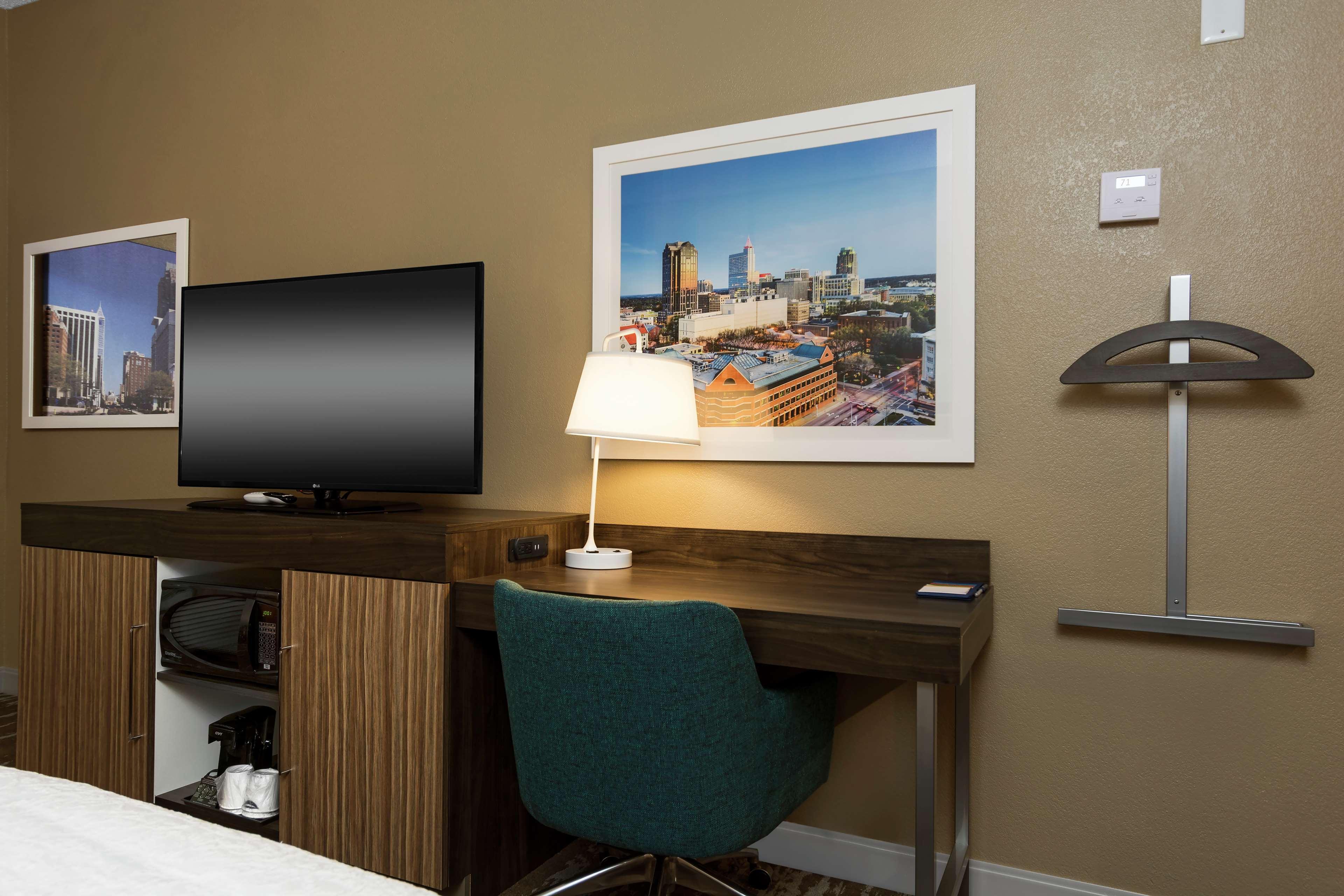 Hampton Inn & Suites Raleigh Cary Lenovo Center Eksteriør bilde