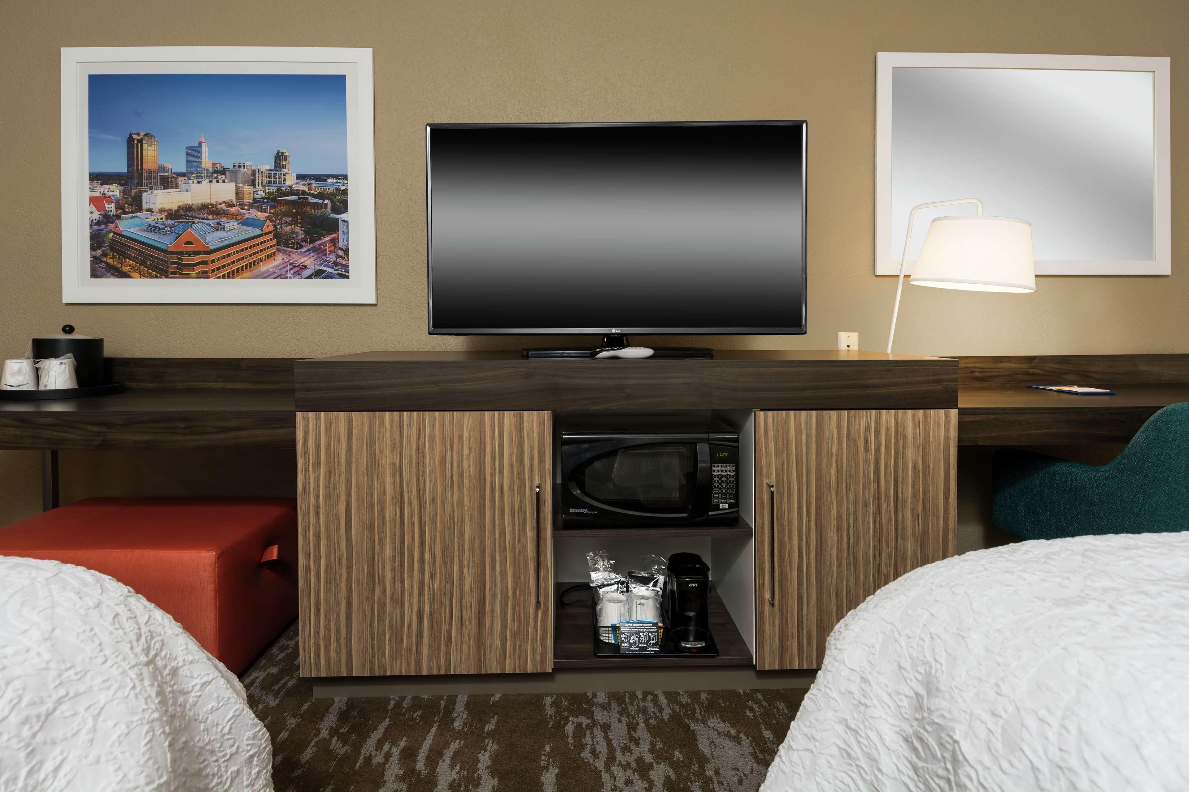 Hampton Inn & Suites Raleigh Cary Lenovo Center Eksteriør bilde