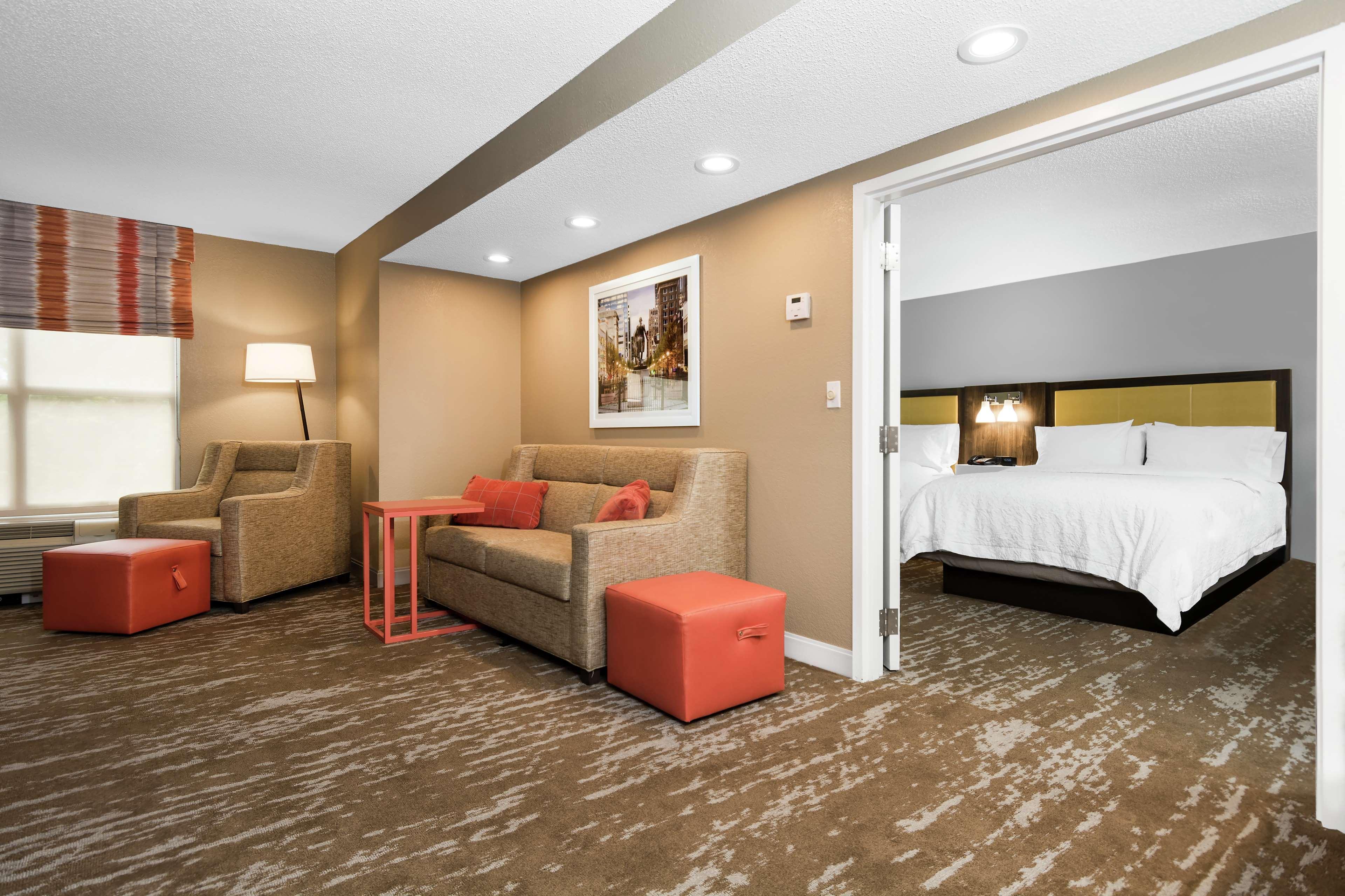 Hampton Inn & Suites Raleigh Cary Lenovo Center Eksteriør bilde