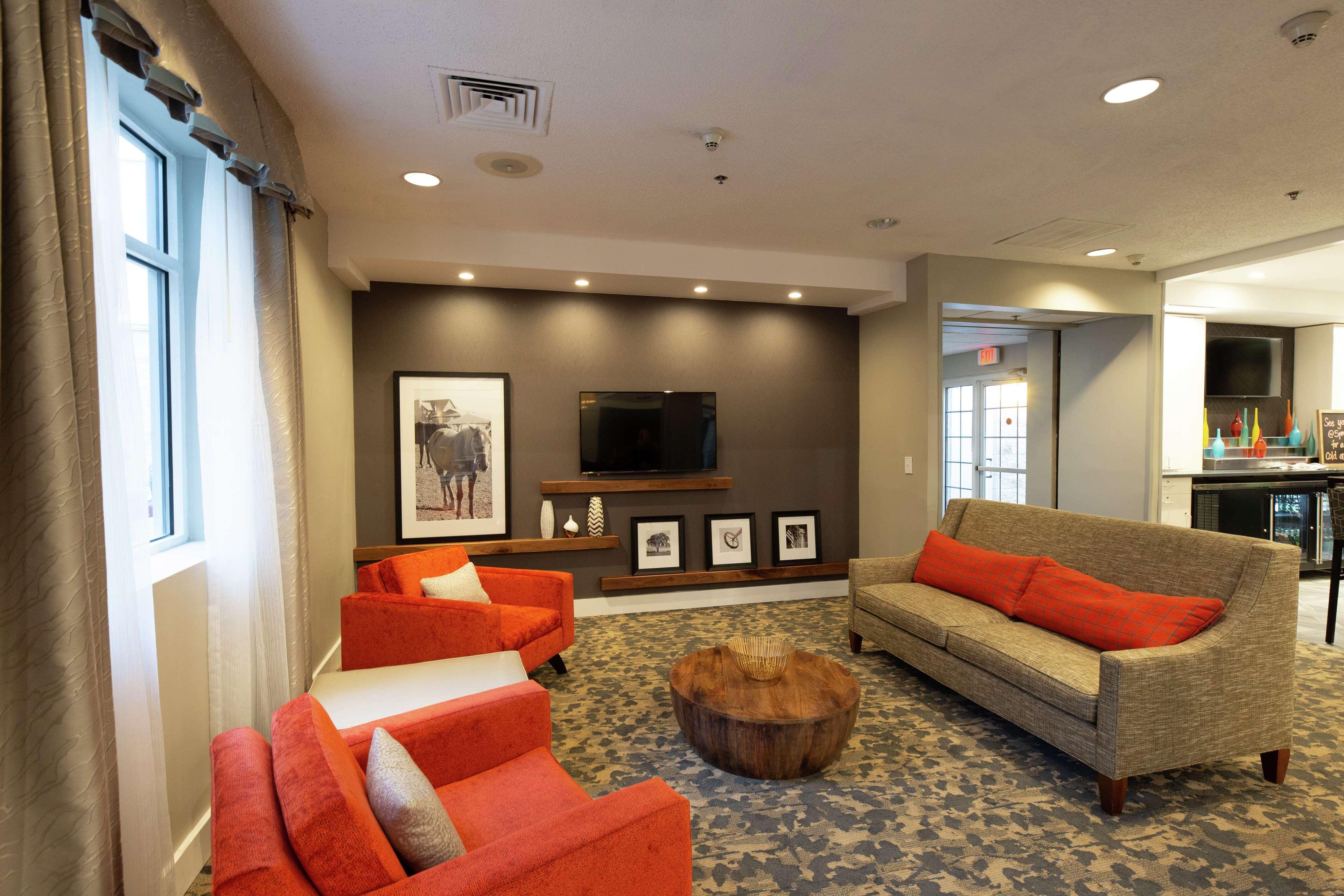 Hampton Inn & Suites Raleigh Cary Lenovo Center Eksteriør bilde