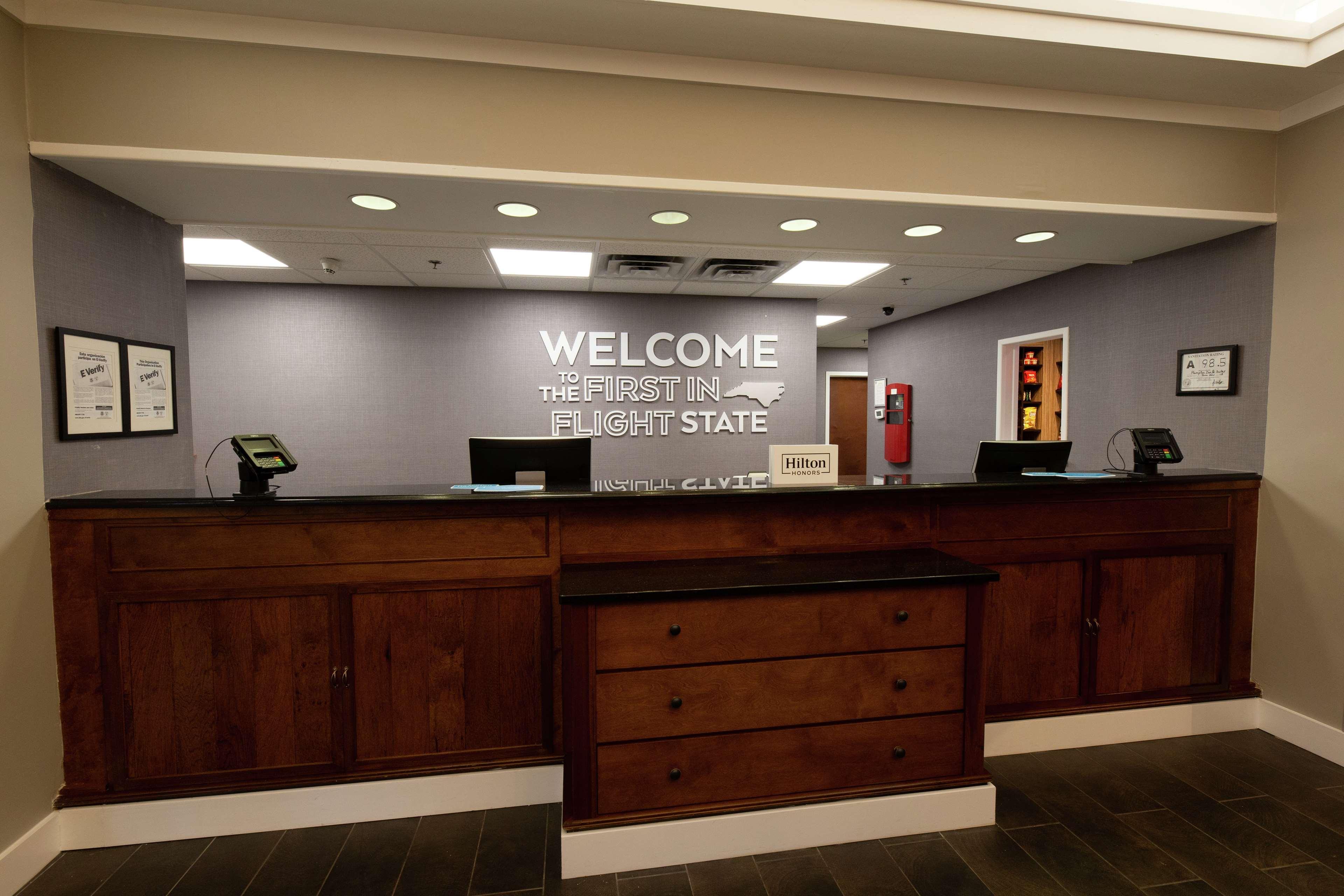 Hampton Inn & Suites Raleigh Cary Lenovo Center Eksteriør bilde