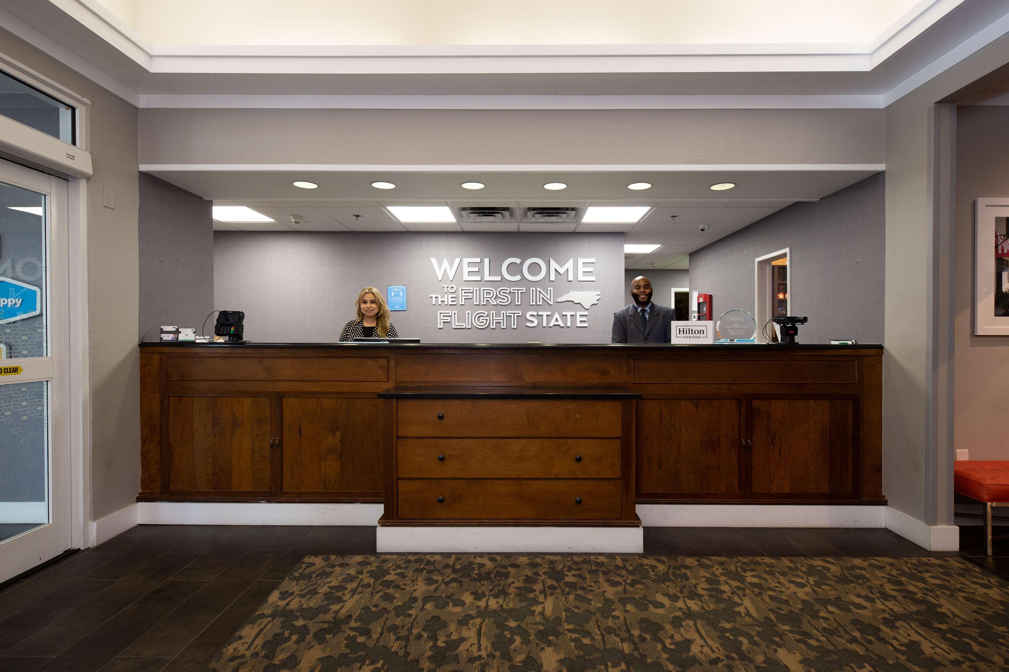 Hampton Inn & Suites Raleigh Cary Lenovo Center Eksteriør bilde