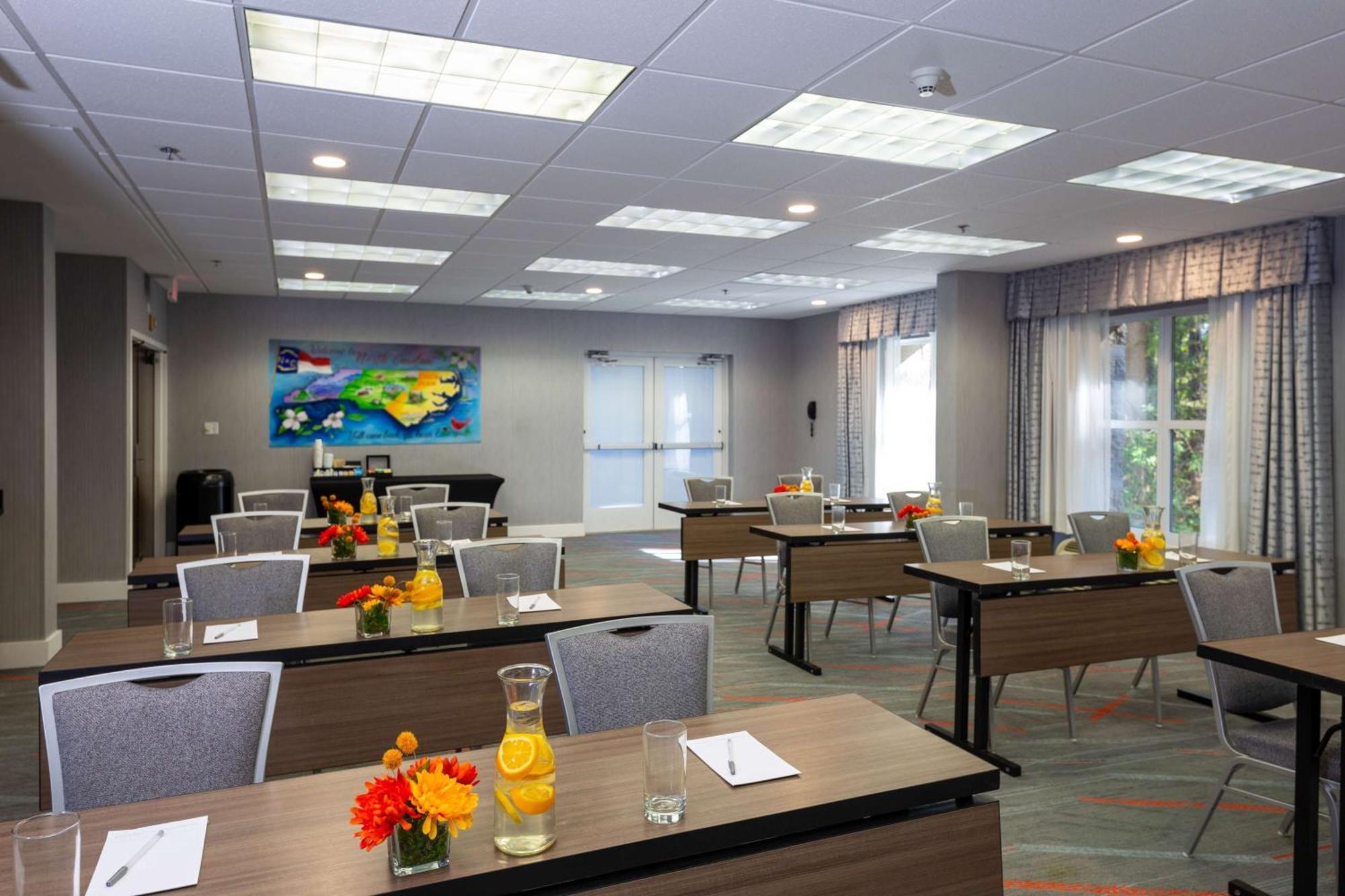 Hampton Inn & Suites Raleigh Cary Lenovo Center Eksteriør bilde