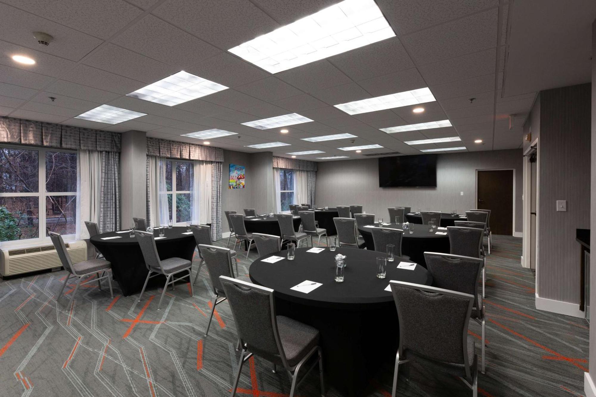 Hampton Inn & Suites Raleigh Cary Lenovo Center Eksteriør bilde