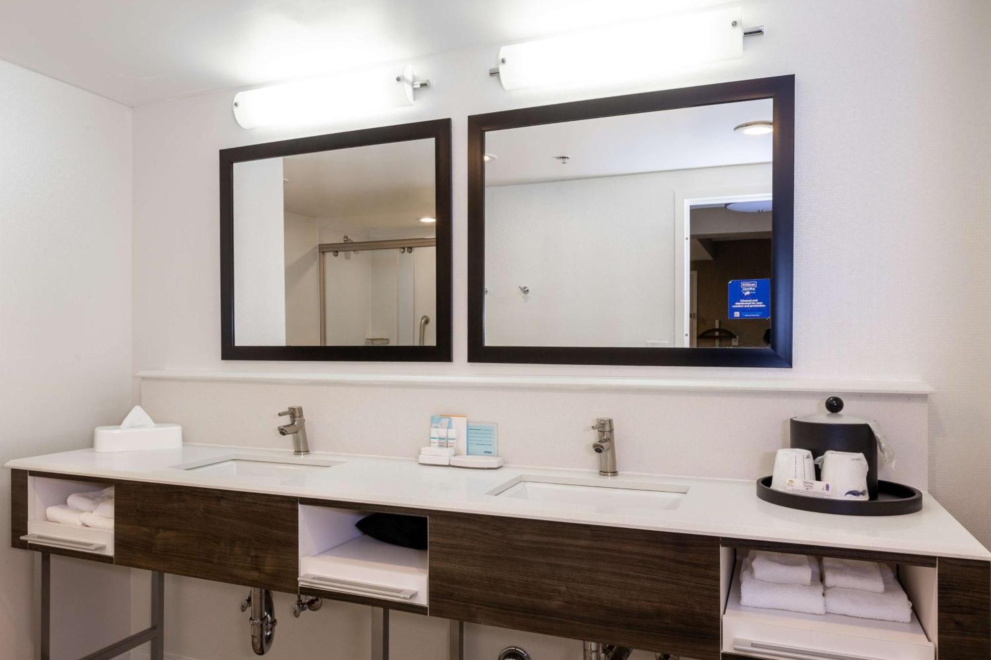 Hampton Inn & Suites Raleigh Cary Lenovo Center Eksteriør bilde