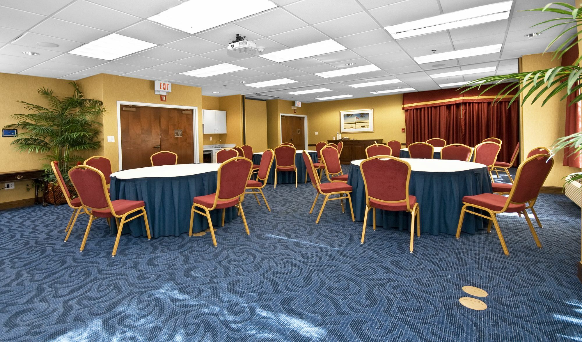 Hampton Inn & Suites Raleigh Cary Lenovo Center Business bilde